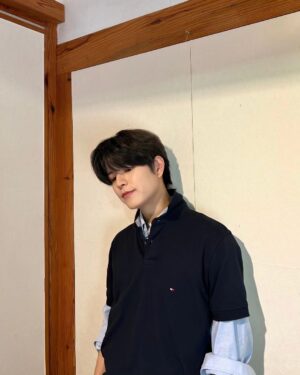 Seungmin Instagram - 🍃

#타미힐피거 #tommyhilfiger