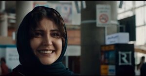 Shabnam Ghorbani Instagram - سارا نقشی که بسیار دوستش دارم و زندگی کردن در جایگاهش باعث شد با نگاهی دیگر هم جنس های او را ببینم  و درک کنم… پر از اشتباه ولی در نهایت بیگناه و معصوم ..به نوعی نماد معصومیت از دست رفته خیلی از دختران سرزمینم که به چشم دیده ایم.
در آخر از تمام دوستانی که در این‌مدت سریال رو دنبال کردن و با نقدهاشون چه مثبت و‌چه منفی باعث پیشرفت من شدن خیلی ممنونم .