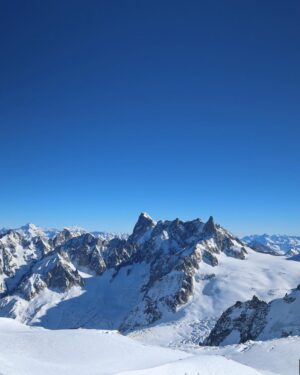 Shalom Brune-Franklin Instagram - I may have had to choose between operating my camera or feeling my fingers, but wow it was worth it. It’s always magic hour on Mont-Blanc 🏔❄️