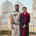 Shambhavy gurumoorthy Instagram - Wishing you all a very happy new year 2024✨❤️ #samandprasi #trending #instagood #instagram #instadaily #newyear #positivevibes #newyearnewme #happynewyear2024 #love #virtualhugs Grand Mosque, Abu Dhabi