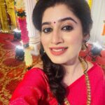 Shambhavy gurumoorthy Instagram - 🌺some self love 😉 #sam&prasi #selflove #happyme #loveyourself #trustyourself #workday #phototime #trendingsongs #instamood #instagood #loveforsarees #sadhanaserial #trusttheprocess Hyderabad
