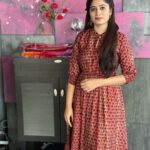 Shambhavy gurumoorthy Instagram - A dream needs determination & hard work ❤️🥀 #tamilanchor #vanakkamthamizha #ᴛʀᴇᴅɪɴɢ #instagood #instafashion #instadaily #tamilshows #happyday #workmode #mondaymotivation #besimple MRC Nagar