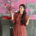 Shambhavy gurumoorthy Instagram - A dream needs determination & hard work ❤️🥀 #tamilanchor #vanakkamthamizha #ᴛʀᴇᴅɪɴɢ #instagood #instafashion #instadaily #tamilshows #happyday #workmode #mondaymotivation #besimple MRC Nagar