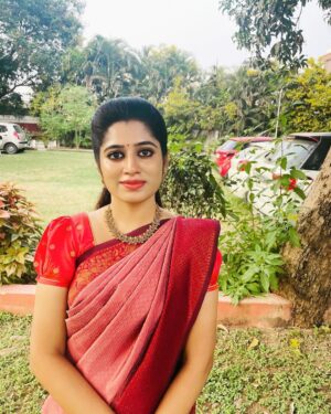 Shambhavy gurumoorthy Instagram - Smile a little more and regret a little less 🙂💫 🩶

#samandprasi #trendingsongs #tending #throwbackthursday #insta #instadaily #instafashion #instagood #shooting #positivity #selflove
