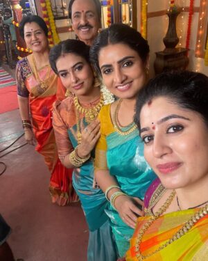 Shambhavy gurumoorthy Instagram - Watch me in Geethanjali special episode from today at 7pm only @geminitv 

#samandprasi #trending #insta #instadaily #instalike #teluguserials #geminitv #gemini #suntv #bhairavi #specialepisodes #tamilactress #teluguactor #illakiyaserial #happyfaces #positivevibes #workingday #work