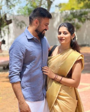 Shambhavy gurumoorthy Instagram - Never a dull moment together ❤️🥰

#samandprasi #trending #instagood #instalike #instadaily #couplegoals #happiness #tamilcouples #youtuber #dailypost #roadtrip #smilemore #positivity #wednesdayvibes #travel #tamilyoutuber