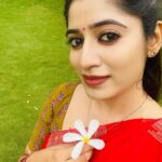 Shambhavy gurumoorthy Instagram - 🌺 #samandprasi #trending #weekend #shoottime #selflove #selfie #sadhana #sadhanaserial #instagood #instadaily #instamood #evening #weekendvibes #workhard #work #happysunday