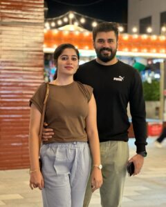 Shambhavy gurumoorthy Instagram - With my 🍯❤️ #samandprasi #trendingnow #trending #instagood #instadaily #instalike #happyday #myhappyplace #myhappiness #dubailife #dubai #vacation #vacationmode The Pointe-Atlantis and Sea View Luxury Fine Dine and Shopping