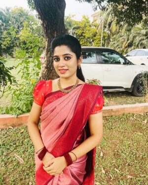 Shambhavy gurumoorthy Instagram - Smile a little more and regret a little less 🙂💫 🩶

#samandprasi #trendingsongs #tending #throwbackthursday #insta #instadaily #instafashion #instagood #shooting #positivity #selflove