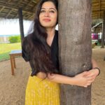 Shambhavy gurumoorthy Instagram - Beach kind’a day💛. #samandprasi #trending #instadaily #instadaily #instalike #selflove #momentsforlife #makingmemories #srilankatravel #positive Waskaduwa, Sri Lanka