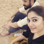 Shambhavy gurumoorthy Instagram - "Sunkissed and in love ☀️❤️ #beachlove #couplegoals # Sam&Prasi #instaphoto #instadaily #instapic #saturday #beachvibes #breezy #happyday #couplegoals #trending #trendingnow #trendingpics