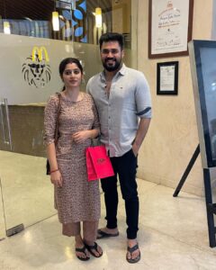 Shambhavy gurumoorthy Instagram - Dinner date with my ❤️@r_prashanna #sam&prasi #trending #dinnerdate #couplegoals #tamilcouples #instalike #daytoremember #firstpostoftheyear #happyvibes #memories #positivity #positivevibes