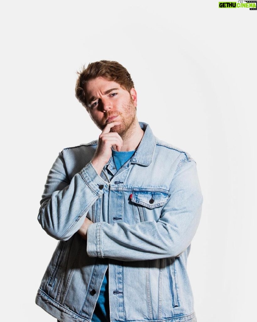 Shane Dawson Instagram - First time I’ve had my picture taken in a long time and I didn’t even have a panic attack :) Thank you @colbyy for making me feel so comfortable ❤️ I call these pics “my submission to host Ellen”. Ps. New Podcast this Monday! See u there!!