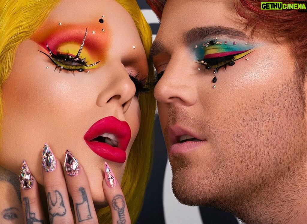 Shane Dawson Instagram - this is the pic i was gonna post on launch day but then everything broke so i didn’t get a chance to. i love this makeup look so much. thank u @lipsticknick for bringing our palettes to life!!