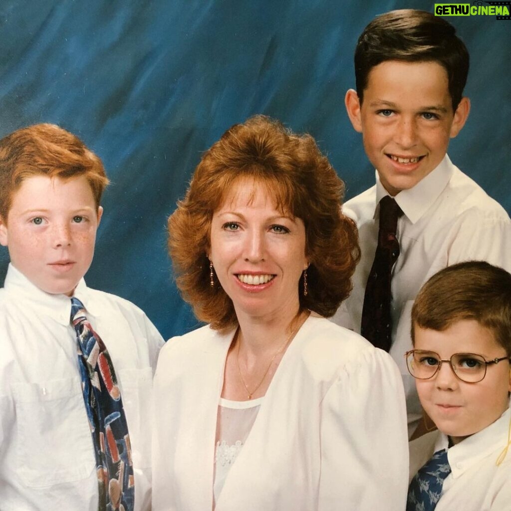 Shane Dawson Instagram - Happy Mother’s Day mom. Sorry I didn’t grow up to have magic powers and I’m sorry I always seemed like I was up to something. Love you so much. 🙏🏻❤️