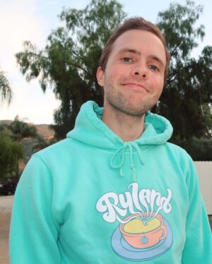 Shane Dawson Instagram - I like having his name on my chest so the zero people that hit on me know that I’m taken. 💪🏻🐷👍🏻 New Ryland hoodie and pink pig cup up now on my merch site! (link in bio) ❤️