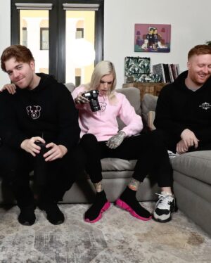 Shane Dawson Instagram - In honor of my merch restocking here’s some of my favorite outtakes from the photoshoot day :)) from me looking like a slime killer, to morgan looking like a damn supermodel, to Jeffree stealing Andrews camera to take pictures of his crotch. It truly was one of the most fun days I’ve ever had. :,) ❤️ (merch restock link in bio)