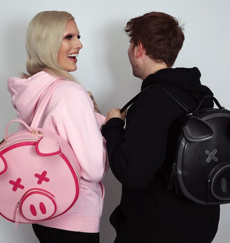 Shane Dawson Instagram - My new merch store is live!!! Link in bio!😭❤️ thank u jeffree for changing my life and making this the best year ever 🐷❤️🌟