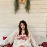 Shang-Fei Wang Instagram - Merry Christmas 🎄🎁💛💚 #christmas