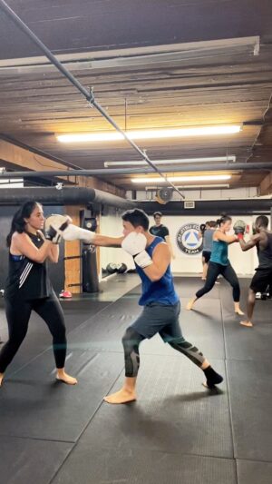 Shannon Kook Instagram - Haven’t been kicking since the old injury last year but I’ll be back at that soon enough. Really enjoying the excuse to just focus on hands right now 🥊 Thanks for always delivering great material to work on @christiancasadei_. Loving every session.

#padworkdrills #rivalrb10 #boxingcombos