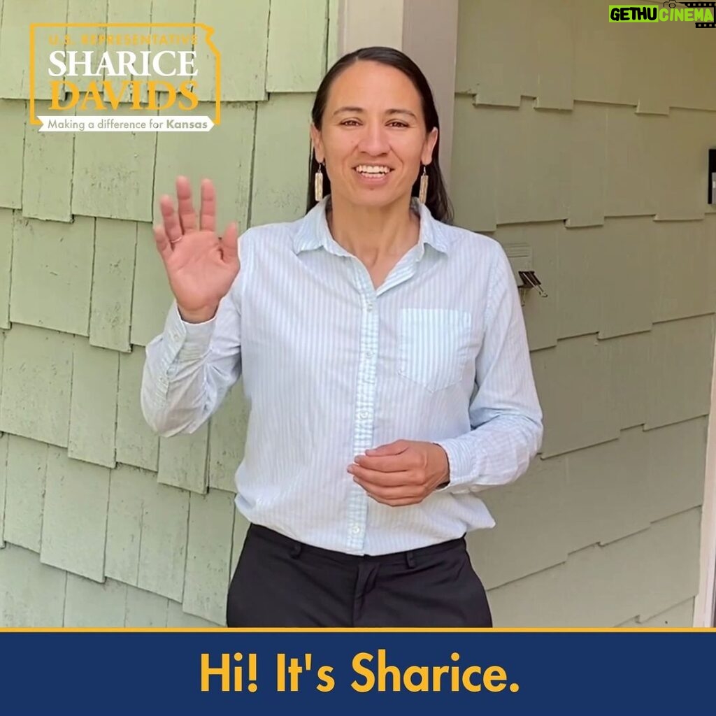 Sharice Davids Instagram - I'm fighting corruption and extremism across the political spectrum so we can deliver results for hardworking Kansans. That’s true for both parties, which is why I’ve stood up to my own party on several occasions.