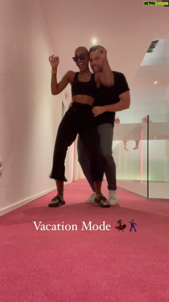 Sharon Battiste Instagram - Vacation Mode 💃🏽🕺🏻 Nach dem ganzen Umzugsstress sind wir endlich bereit für Urlaub auf Ibiza ☀️🏝️😍 . . . . . . . . . #couplevideos #coupledance #dance #vacationmode #dancechallenge #couple #couplevacation #tanzenmachtglücklich #liebe