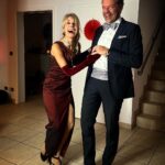 Sharon Battiste Instagram - MORD IN MONTE CARLO ♥️♠️♦️♣️ Danke, für so wundervolle Tage♥️ Danke, dass es euch gibt♥️ Ich liebe euch ♥️ #family #friendship #krimidinner #birthdaypartyfun #bondgirls #007jamesbond #goldendress