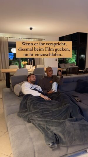 Sharon Battiste Instagram - Es wird sich niemals ändern 😫🤷🏽‍♂️😂
.
.
.
.
.
.
.
.
.
.
.
.
#beziehung #beziehungsfakten
#couplevideos #couples
#mannundfrau #spaß #filmeabend