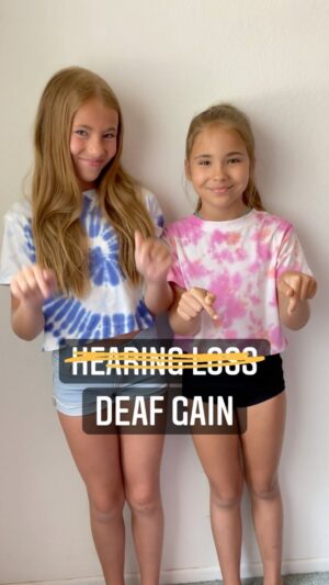 Shaylee Mansfield Instagram - More often than not, people see Deaf people as a loss…that something is lacking or missing. In my case, it is my hearing loss. The most beautiful thing with my “hearing loss” is that being Deaf is a gain. Let us show you reasons why Deaf people love being Deaf. 😀Even my hearing sister @ivymansfield is proud to be a part of a Deaf family. 

#deafculture #deafcommunity #signlanguage #americansignlanguage #superpowers