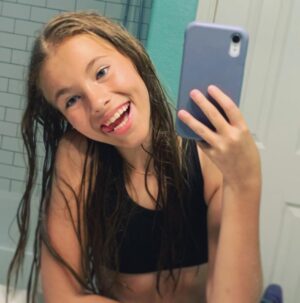 Shaylee Mansfield Instagram - 14 YEARS OLD. Born as one of the biggest baby and now, you’re the smallest. But it’s not the actual size that matters, it’s the size of your spirit. A through and through Aries. You leave behind a trail of confetti from all of your party planning, food crumbs from cooking up a storm and baking sweets for others, giggles from your random jokes, and little notes of gratitude everywhere you go. When you give, it’s boundless.

It is without question that your youthful spirit, imagination, ray of optimism, and humor carry you far on your life journey. 

Wishing the brightest birthday to the one and only Shaylee Ava Mansfield. 🥖 🥐 🍟 🥟 🎢 🐶 ♈️🐘🎭🎉