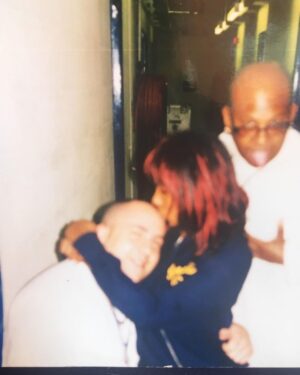 Shaznay Lewis Instagram - We are reminded of you by those that loved you dearly .... miss you Dave. Thank you @tracie_lasty 🙏🏾♥️