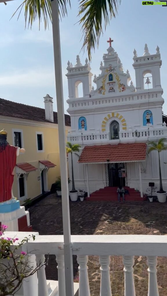 Sheena Chohan Instagram - Shooting for my next south film in a 140 year old heritage fort in Goa! And The vive of our location @forttiracolheritagehotel is Thrilling! Goa, India