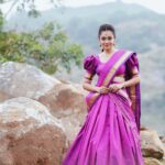 Sheena Chohan Instagram – Happy Dhanteras 🪔! Sending you Love and Light… to shine bright💕✨✨✨✨
.
.
Photography: @yellowwindowphotography 
Outfit : @alankaar_artstudio 
Location : @hyderabad
.
.
#sheenachohan #diwali #actor #festive #instaphoto #instagood #india #hyderabad Hyderabad , Telengana. India