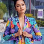 Sheena Chohan Instagram - Your vibe attracts your tribe!✨ . . Ace Photographer @ansari_photographer Edit : @pixwom Wearing tailor made outfit by designer : @_mrunalmistry_ #Bosslady #Bossbabe #sheenaChohan #NYE #NewYearEve #NewYear #NewResolution #WiderVision #BiggerPlans #Instagood #ootd #sheenachohan #confidence #believe #photooftheday Mumbai, Maharashtra