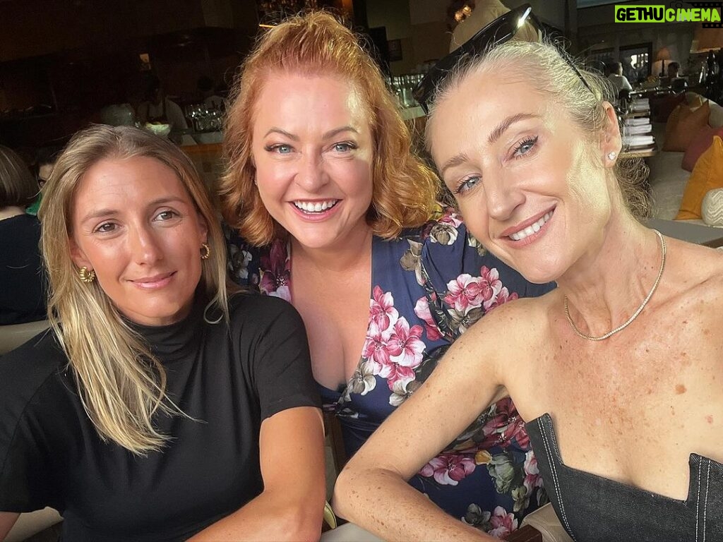 Shelly Horton Instagram - The stars aligned for the most epic reunion dinner ever! @alicehampton visiting from Santa Barbara, @magdalena_roze from Byron, me from the Goldie and @jeaninebribosia the local. Simply the best food and service imaginable at @shellhousesydney Oh and @magdalena_roze if you are 45mins late and miss magic hour for photos you have to be fine with my fancy photoshop skills 🤣🤣 Shell House