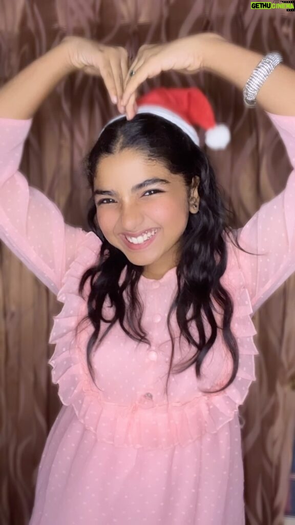 Sherin Thara Instagram - The feeling of Christmas is in the air🧑‍🎄❄⛄☕✨ It’s the most wonderful time of the year☃🧑🏻‍🎄✨ Happy Christmas🎄 Merry christmas 🎄 For with God nothing will be impossible-Luke 1:37 Hot chocolate weather🍫🍫🍫🍫 #babysherin #babymayu #mayu #baakyalakshmi #vijaytelevision #explorepage #explore #trendingreels #reels #happy #fun #christmas #instagood #instagram #instadaily #celebration #jesus #positivevibes #goodday