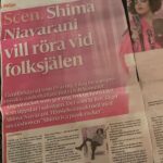 Shima Niavarani Instagram - TACK Lund, tack Hässleholm, tack Malmö! Nu har vi äntrat södra Sverige. Lite mörbultade, lyckliga och redan på väg till Ystad med turnébussen. Jag blåser i mitt fonationsrör, dricker honungste och pysslar om alla mina blåmärken, minst en från varje stad haha. Det här är by far det mäktigaste och tuffaste jag gjort. Tack för ni kommer, för allt ni skriver och hur ni skapar fyrverkerier som publik. Tack. Skåne County