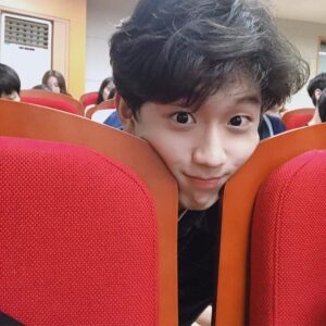 Shin Hyeon-seung Instagram - 생일 기념 21살의 현승.
지난번 생존신고라는 제목의 스토리에 다양한 반응들을 보고 반성 했습니다..🙏
많은 작품들과 활발한 인스타 활동으로  자주 인사 드리도록 하겠습니다...(생일 축하해주셔서 감사합니다🥰)