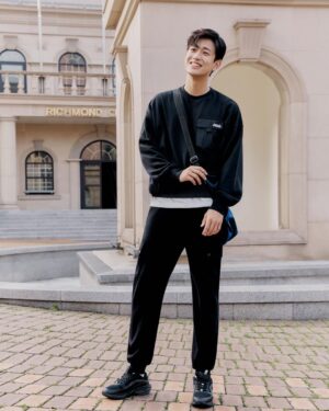 Shin Hyeon-seung Instagram - #ғɪʟᴀ #휠라 #FILA110th #휠라30th
#21FALL #가을화보 #캠퍼스룩