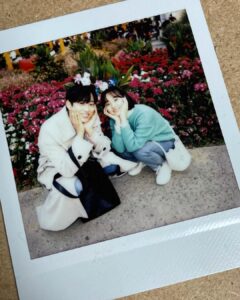 Shin Hyeon-seung Instagram - 발 디디면 신이 나는 환상의 나라🎡🎠#지구망 #제이미 #몇화게요