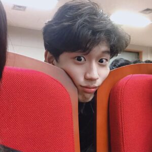 Shin Hyeon-seung Instagram - 생일 기념 21살의 현승.
지난번 생존신고라는 제목의 스토리에 다양한 반응들을 보고 반성 했습니다..🙏
많은 작품들과 활발한 인스타 활동으로  자주 인사 드리도록 하겠습니다...(생일 축하해주셔서 감사합니다🥰)