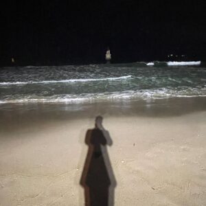 Shin Hyeon-seung Instagram - 시작과 끝과 시작
연예인 매니저로 살아남기!
거기서 만나요☺️