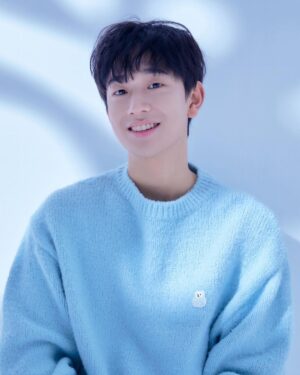 Shin Hyeon-seung Instagram - 🌈new profile🌈⠀
당신의 현승에게 투표해주세요⠀
#pick #ME #픽미 #PICK미UP