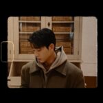 Shin Yong-seok Instagram - 00시부터 행복한 올 해 이브🎄