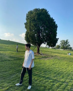 Shin Yong-seok Instagram - 🌳