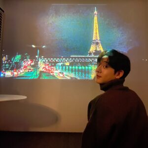 Shin Yong-seok Instagram - 내년 연말엔 모두 사랑하는 사람들과 함께합시다!
