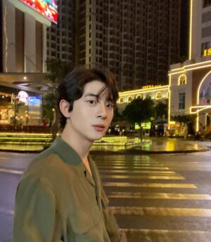 Shin Yong-seok Instagram - 