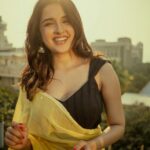 Shirley Setia Instagram - Be your own happiness 😃💘 Alsoo, since im still recovering from the viral, i have tonnes of time.. lil chit chat ho jaye, in the comments? 💛 📸 : @afrographer 💄: @athirathakkar Mumbai, Maharashtra