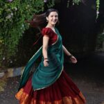 Shirley Setia Instagram - Happy Ugadi, Gudi Padwa and Chaitra Navratri everyone! May the festivities bring so much of prosperity, happiness and success for all of us 🤍 📸: @venkat_photography_hyd 👗: @naveentummapudi_official & @sravanthidhontha 💇🏻‍♀️ : @hair_by_masthan 💄 : @madhuyedavalli 📌: @picturesqnext #shirleysetia