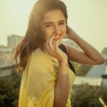 Shirley Setia Instagram - Be your own happiness 😃💘 Alsoo, since im still recovering from the viral, i have tonnes of time.. lil chit chat ho jaye, in the comments? 💛 📸 : @afrographer 💄: @athirathakkar Mumbai, Maharashtra